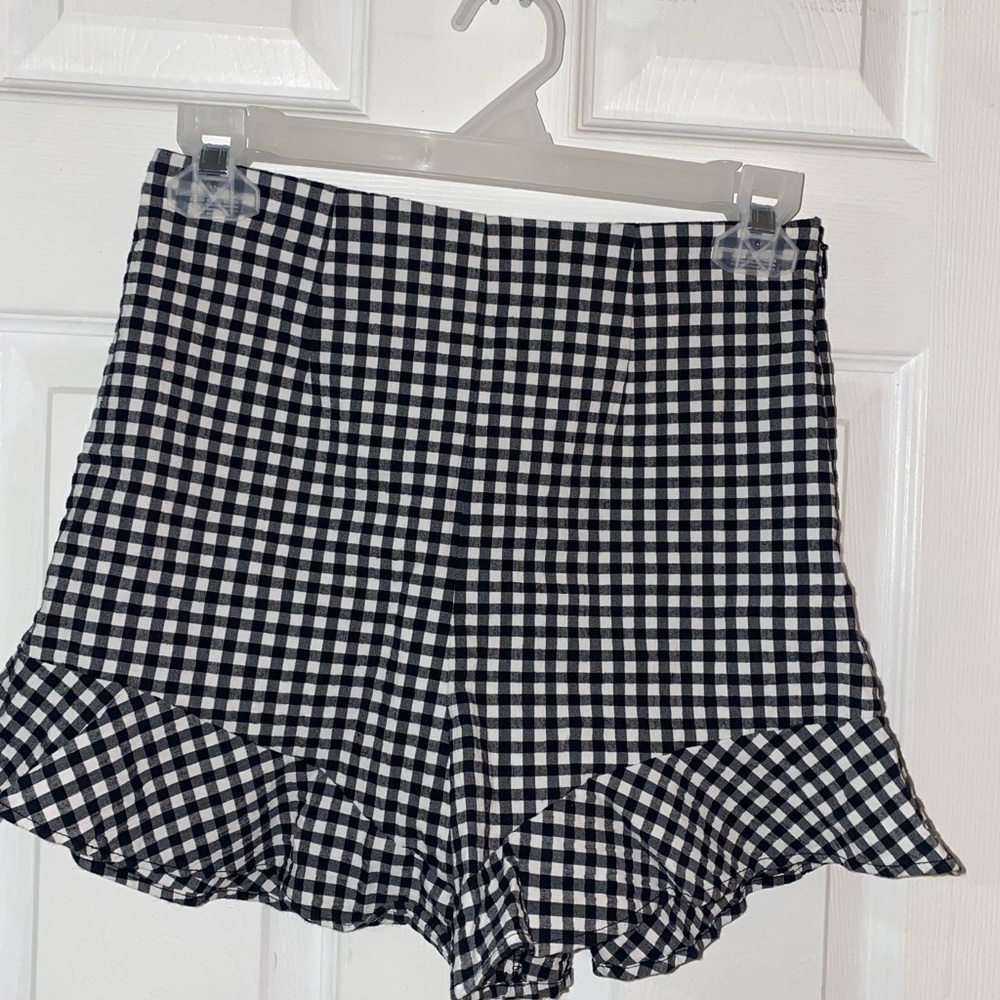 White and black short